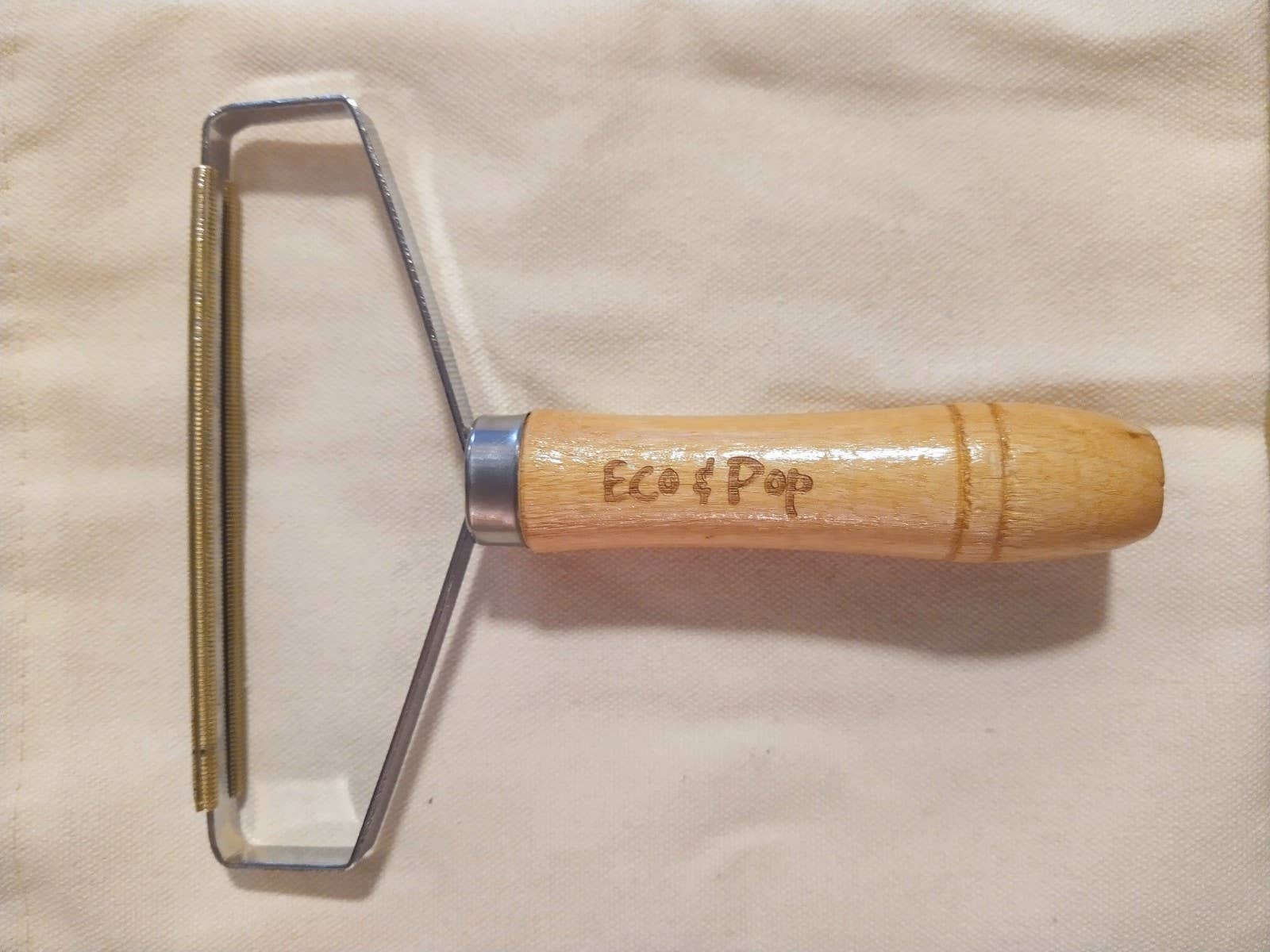 Eco and Pop – wholesale Klädvårdsrulle – Eco&Pop luddavlägsnare1