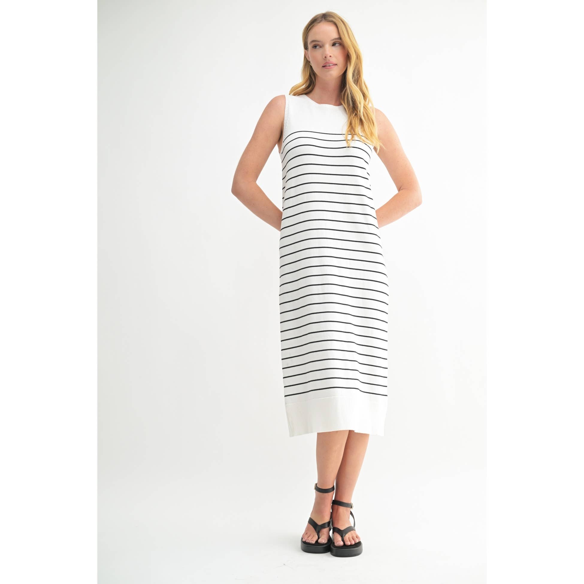 FUN2FUN - Vendita all'ingrosso Vestito - Donna - Abito midi senza maniche a righe con scollo rotondo.15