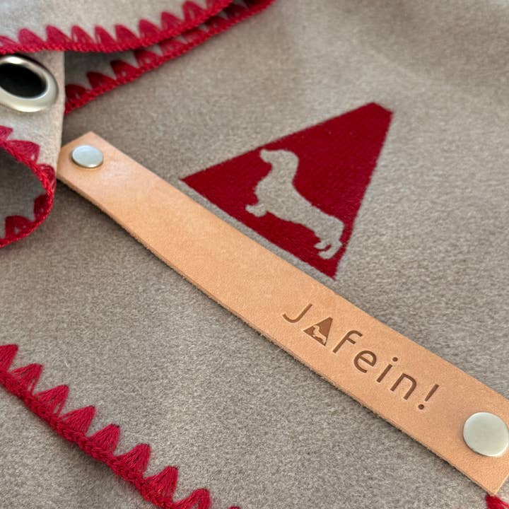 JAfein! Dog Blanket Chic & Schnuff - Sand - Red for wholesale by JAfein!® Dogs & Style