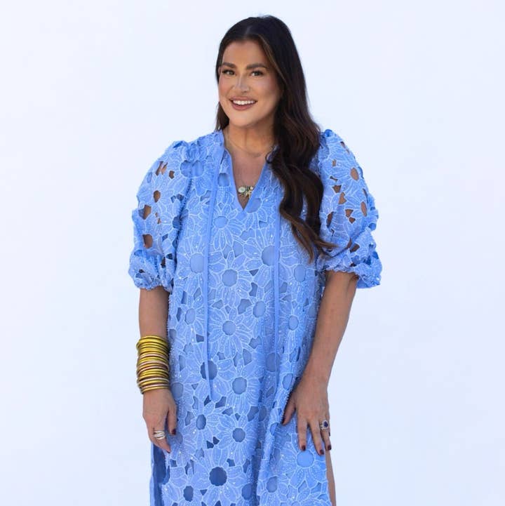 BuddyLove – wholesale Klänning - Dam – Pamela Poppy blå pärlblommig spets maxiklänning0