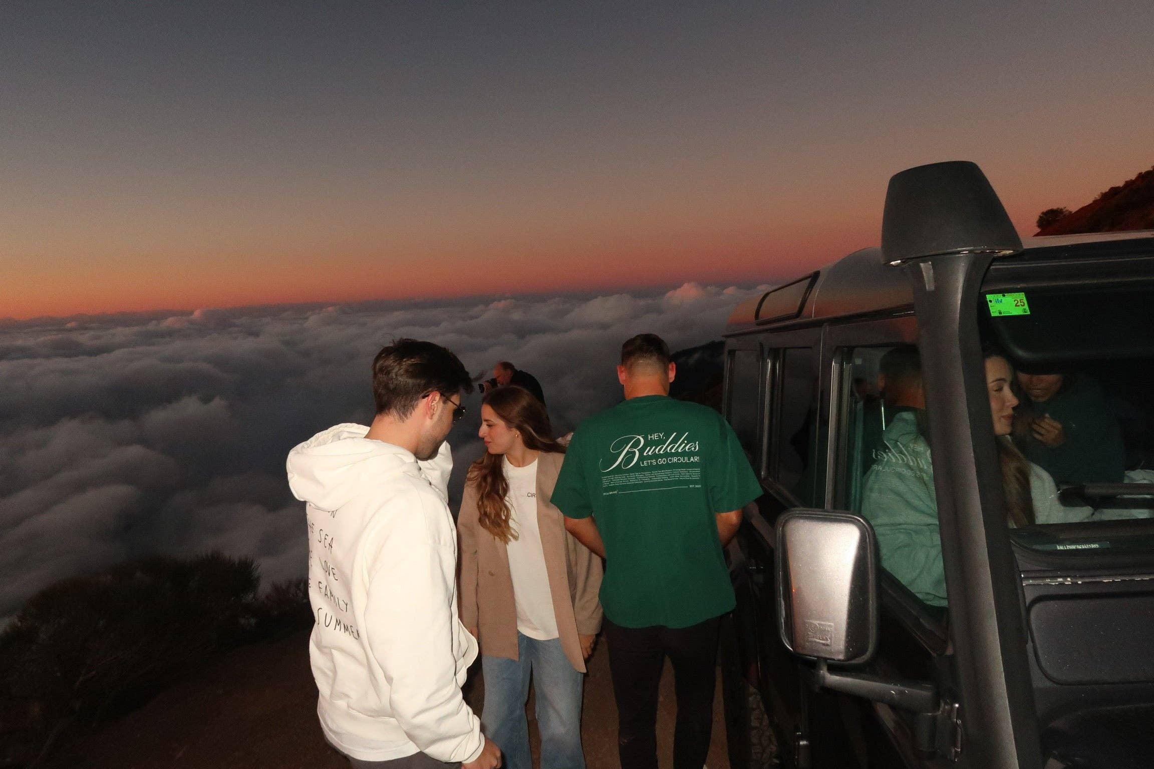 CIRCU - Wholesale Hoodie - Women's - SAND SWEATSHIRT20