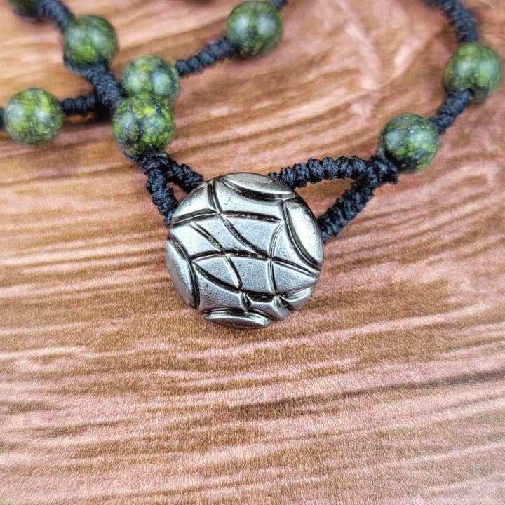 ZINC Designs - Wholesale Pendant/Charm Necklace - Snakeskin Jasper Point Tibetan Pendant Beaded Necklace