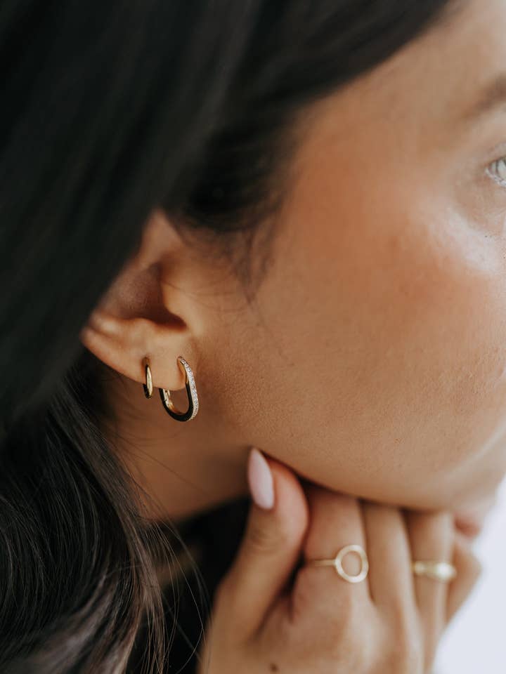 Rechteckige Pavé-Creolen für den Großhandel von Sydney Rose Co.