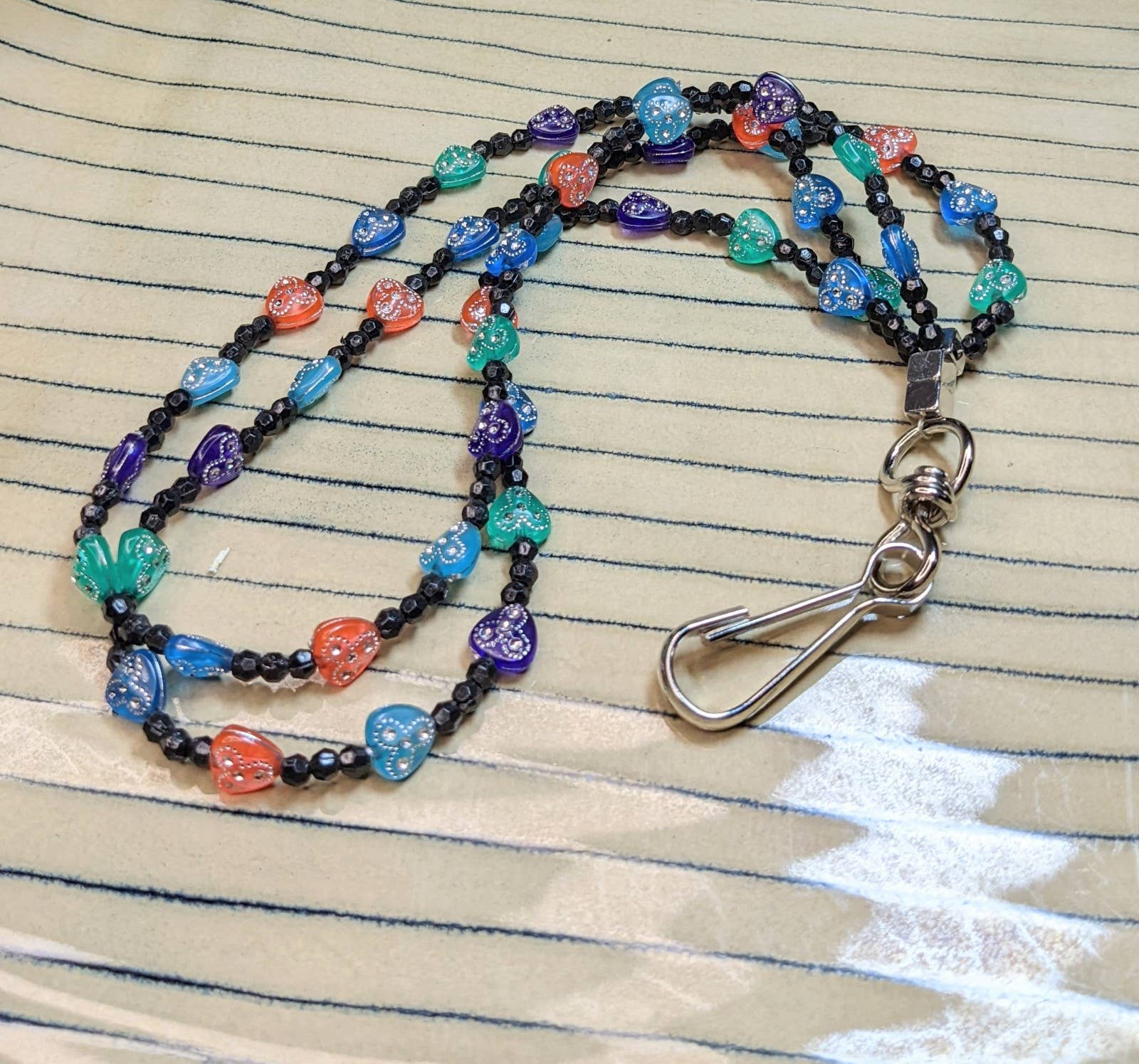 Fiona Accessories – wholesale Snodd - Dam – Beaded Badge Holder Snodd för nycklar ID-märke11