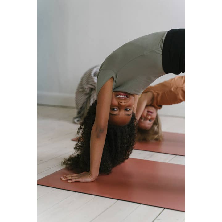 YUMAN - Wholesale Yoga Mat - Yuman Yoga Mat Origin Child 4mm Gold, Clay + Giftpack5