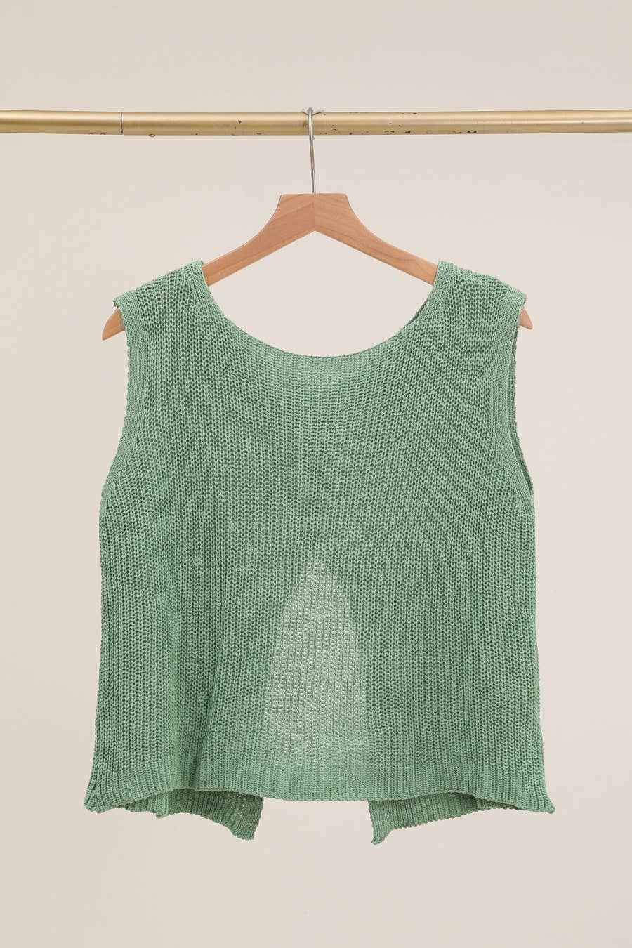 NAÏS PARIS – wholesale Knitted jumper – Women′s – SLEEVELESS ROUND NECK SWEATER, OPEN BUTTONED BACK IN COTTON6