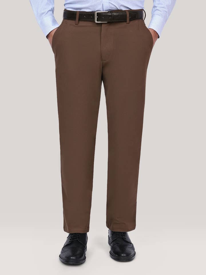 Schokoladenfarbene Smart Fit Chinohose für den Großhandel von Brian Oak Limited