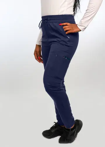 Wozo Uniforms - Venta al por mayor Pantalones deportivos/chándal - Mujer - PANTALONES JOGGER ANTIMICROBIANOS LISA SLIM FIT 8 BOLSILLOS NEGRO1
