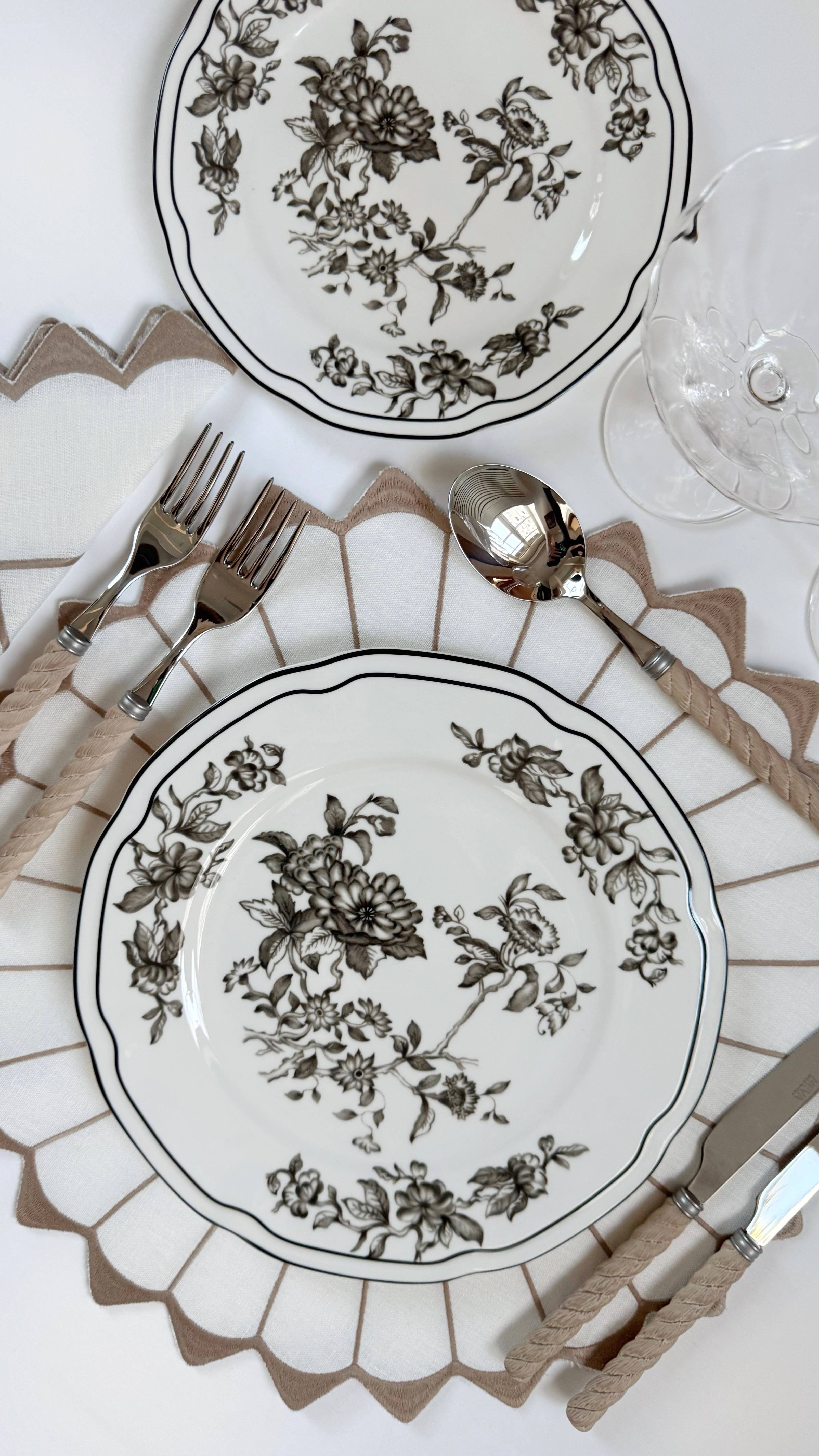 Duggan Society - Wholesale Dinner Plate - Byron white fine bone china dinner plate (set of 4)3