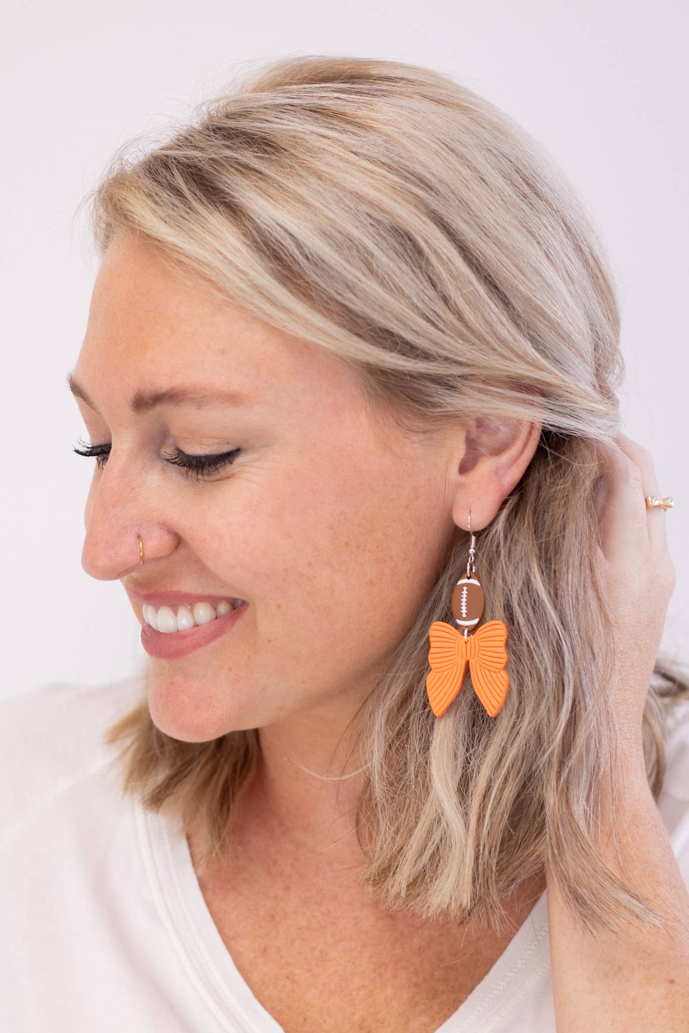 EJ Clay Co - Venta al por mayor Pendientes colgantes - Colgantes de Lazo de Fútbol - Pendientes UT Vols - Pendientes del Equipo2