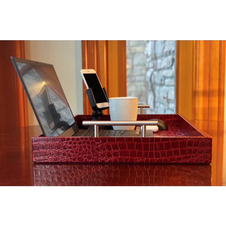 One Preevay Luxury Home Furniture & Decor – Engroshandel Skrivebordsindretning – Professionel bærbar arbejdsstation med dobbelte adgangsport og premium rød præget læder – slidstærk og let4