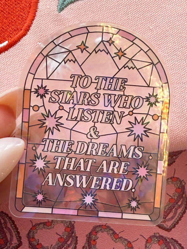 Til stjernerne, der lytter ACOTAR klistermærke for engroshandel hos Jollie Ollie Designs