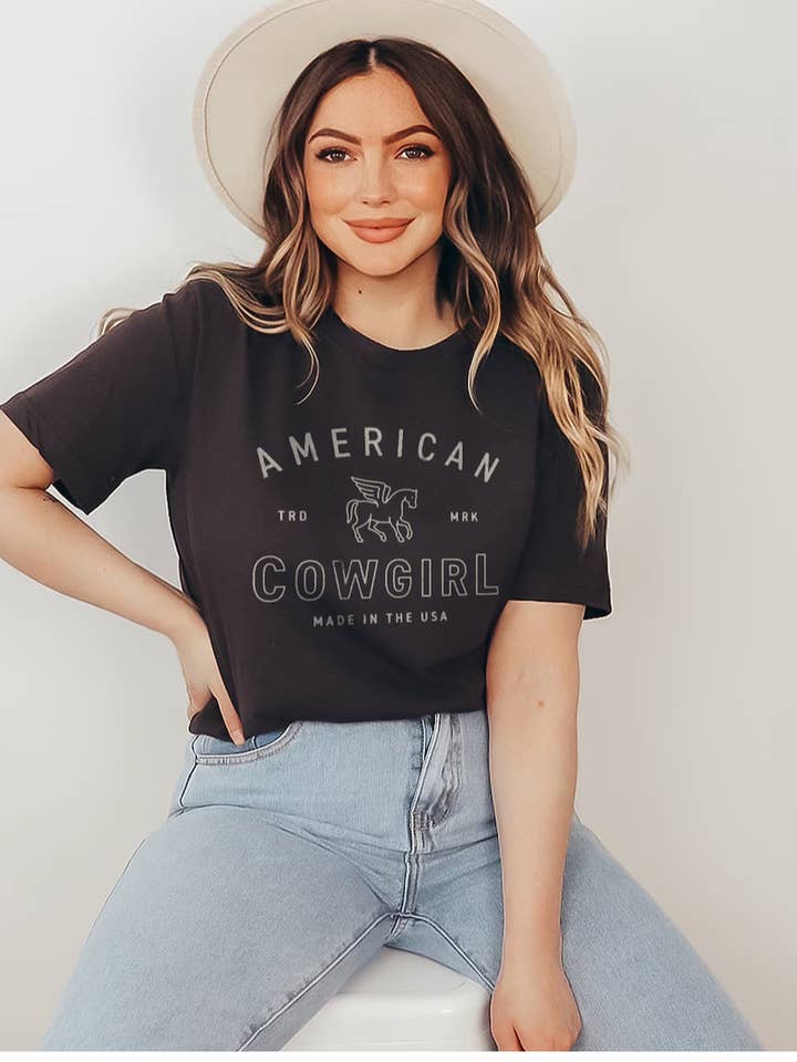 American Cowgirl - Noir pour la vente par THE LATTIMORE CLAIM