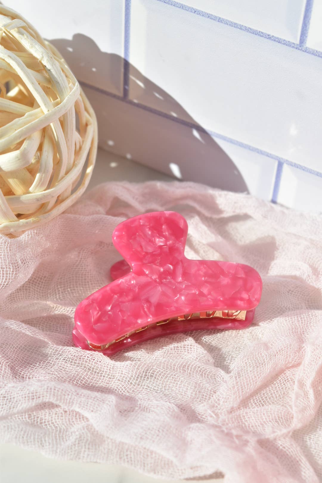 Fenna&Fei – wholesale Hair clip – Women’s – Mini French Claw in 2024 Fall Collection Mini French Claw in Everyday Collection | Tortoise Shell Acetate Claw3