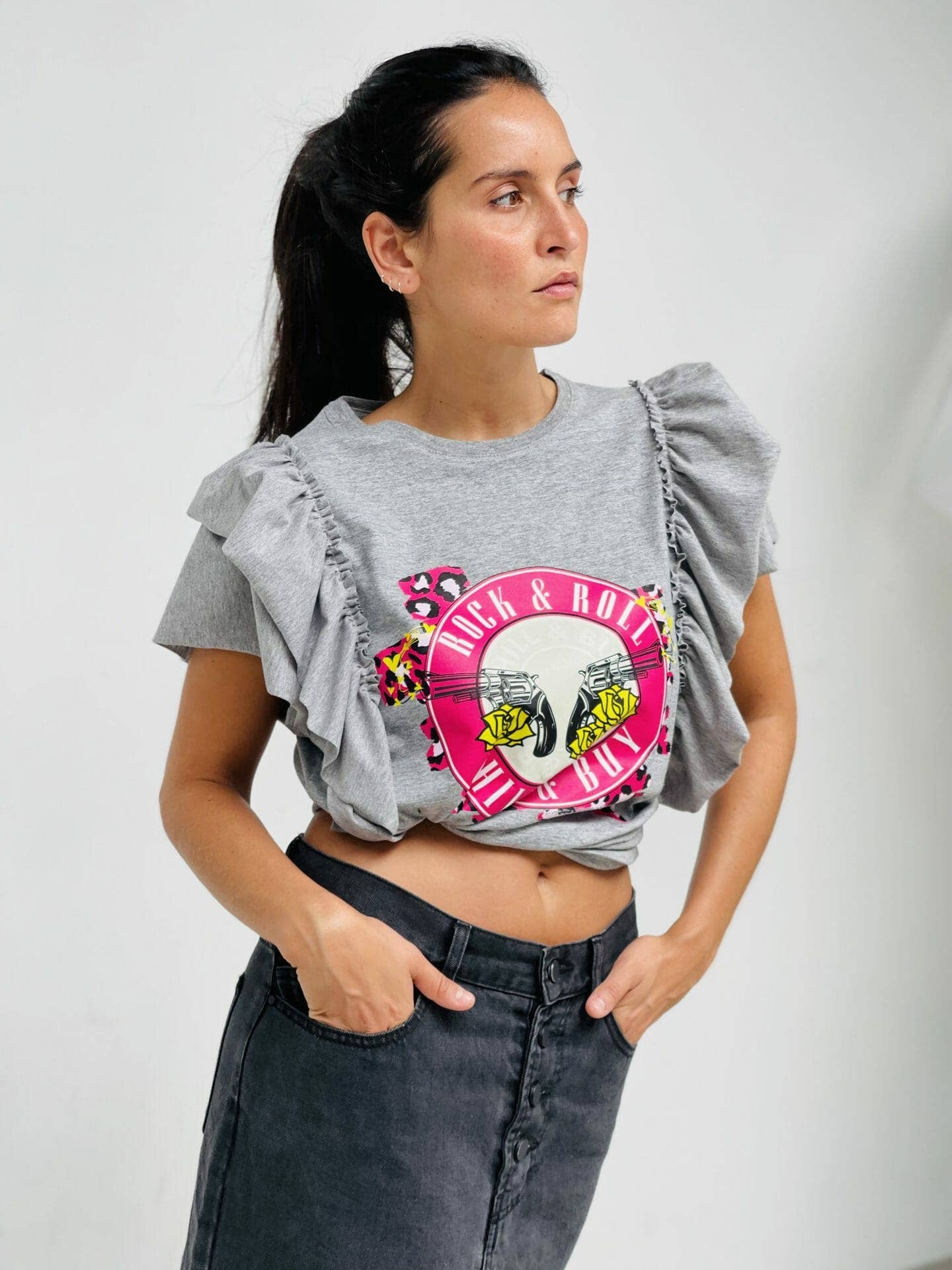 gris T-shirt à double volant rose fuchsia en vente sur Faire2