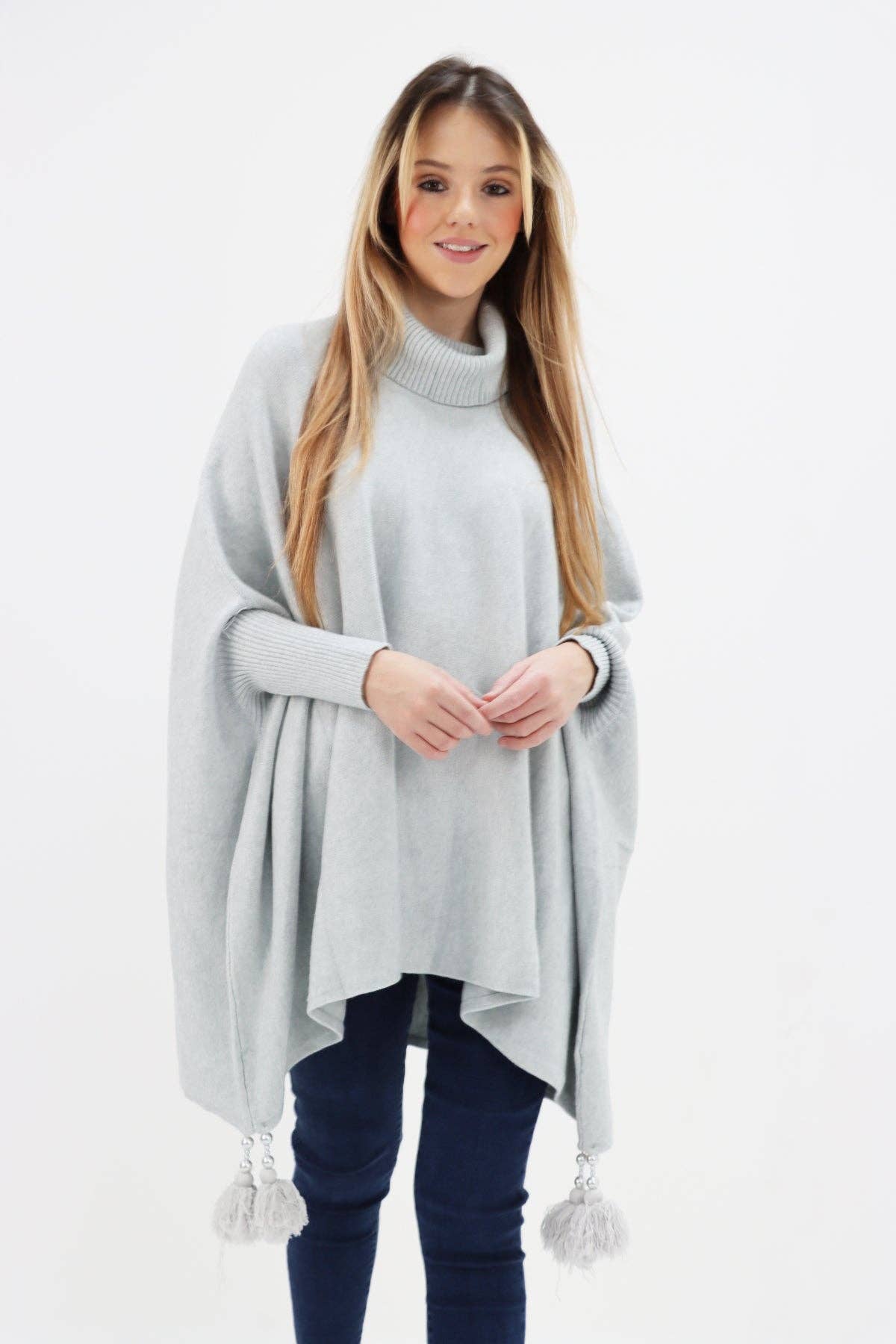 Miss Bold - Vente Poncho – femme - Poncho tunique italien à col bénitier et manches chauve-souris à pompons35