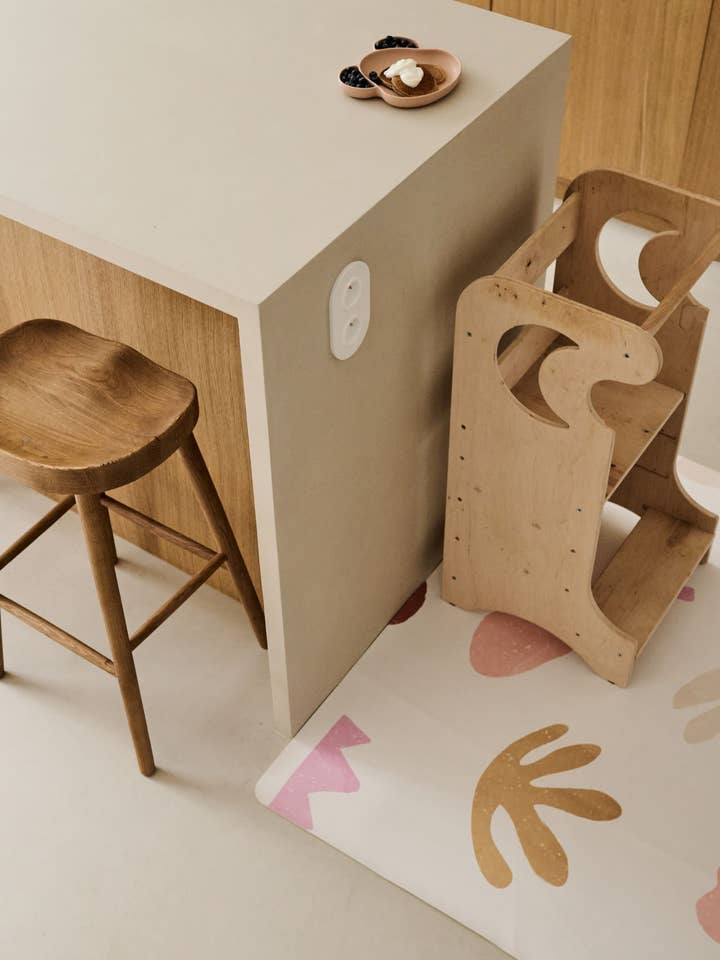 Tappetino per seggiolone in pelle vegana antiscivolo e impermeabile per la vendita all'ingrosso da parte di OLYA KIDS