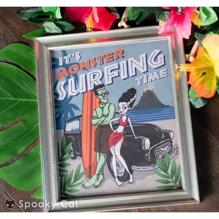 Impression artistique Tiki Monster Surfing (8 x 10) pour la vente par Spooky Cat Press