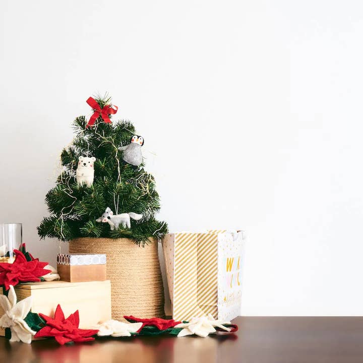 Global Goods Partners - Wholesale Bunting/Garland - Poinsettia Garland5