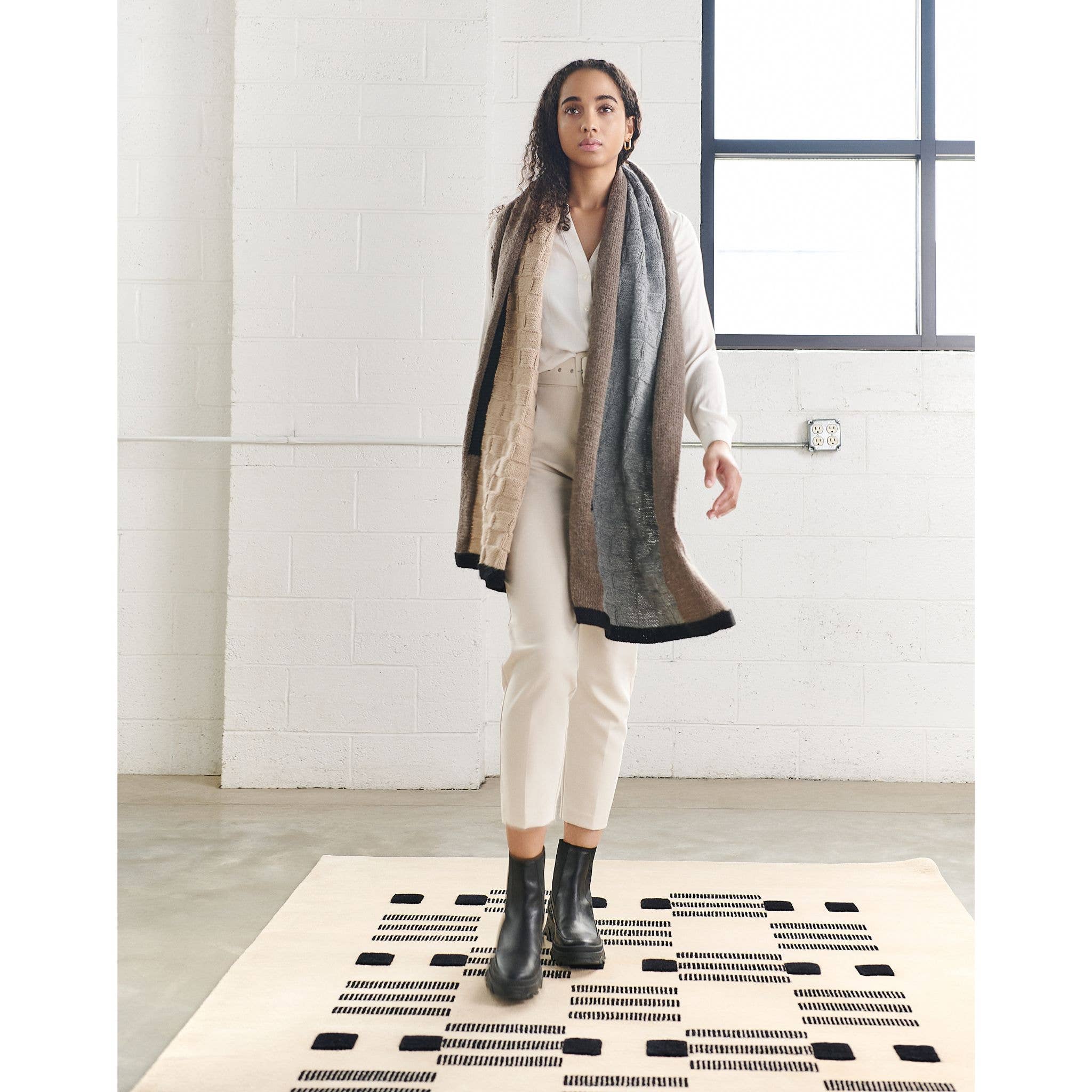 Variously – wholesale Throw blanket – Muhu Hand Knitted Peruvian Alpaca Blanket / Blanket Scarf7