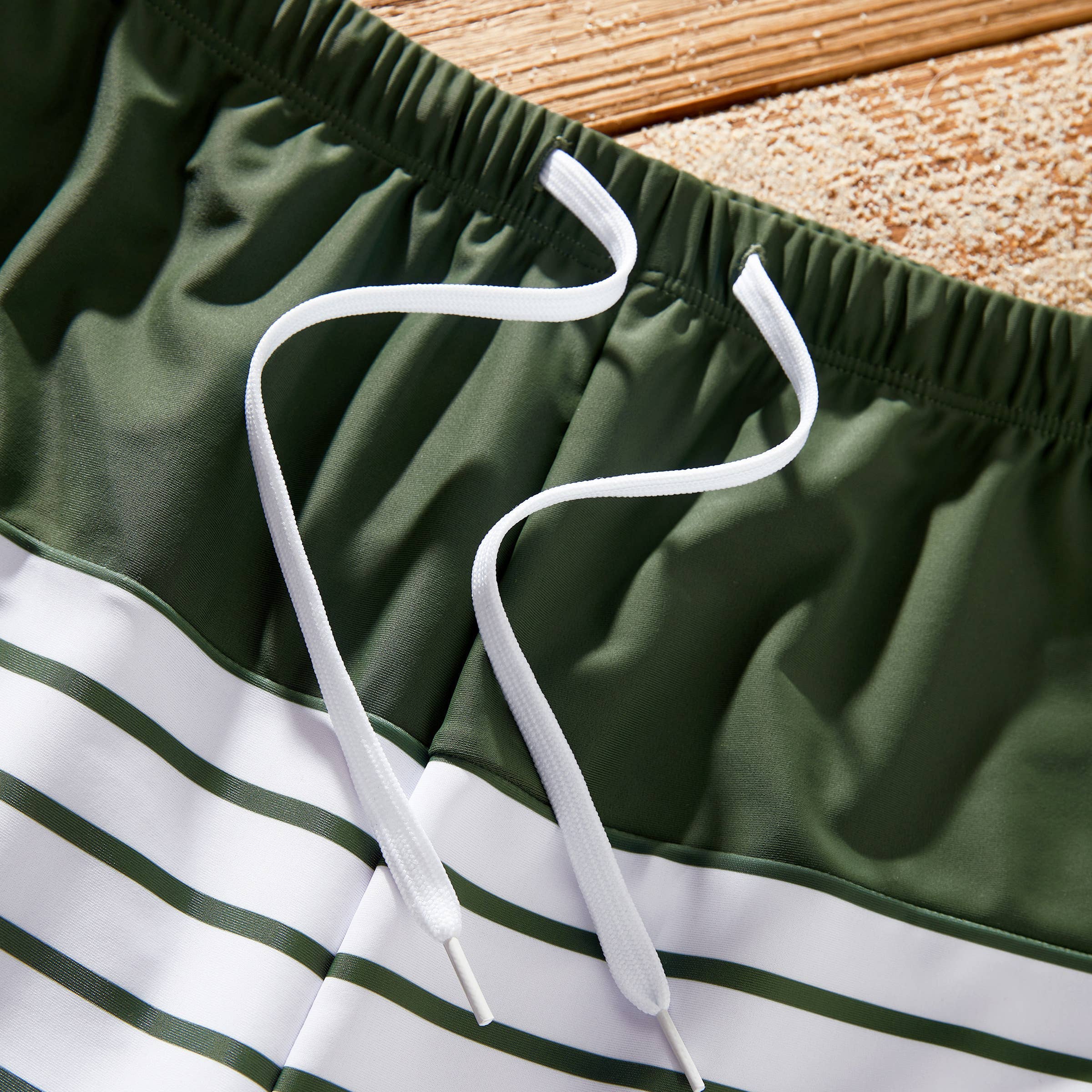 Verde del ejército Bikini Verde Oliva Familiar con Falda Cubierta o Bañador de venta al por mayor en Faire3