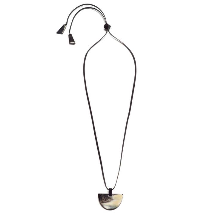 BRANCH JEWELLERY – Engroshandel Halskæde med vedhæng – Hvidt naturligt horn og snor vedhæng5