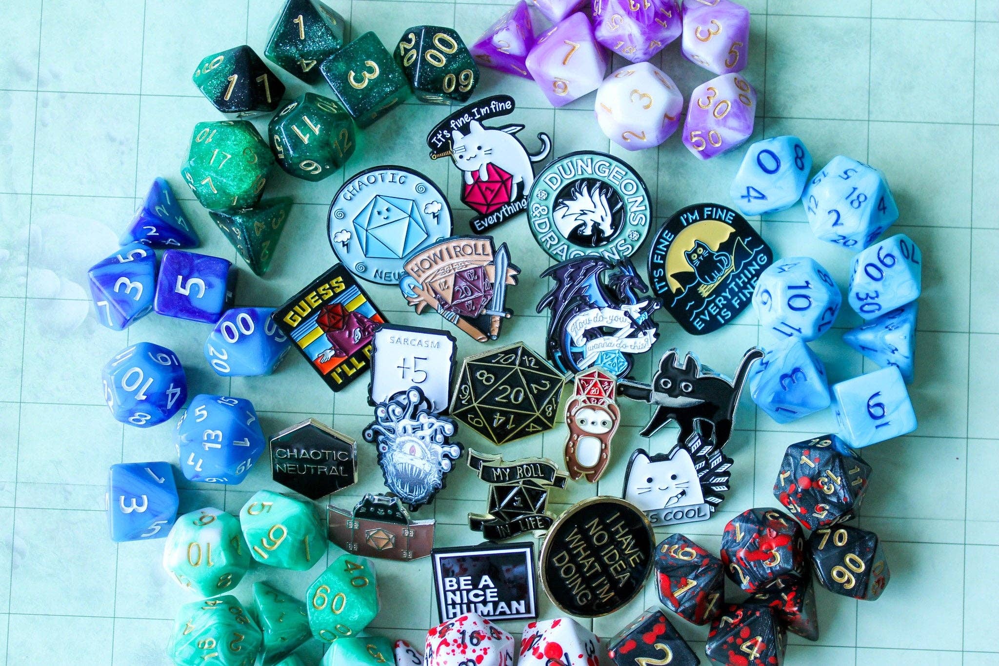 Mystery Dice Goblin - Vente Dé - Sac mystère avec dés et pin's Dungeons & Dragons3