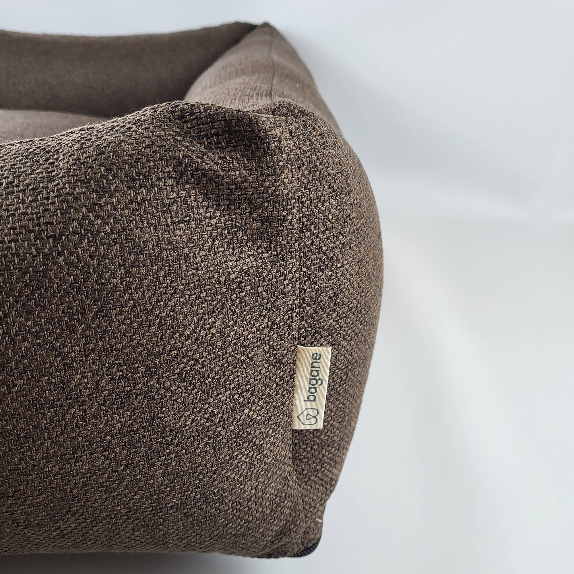 BAGANE - Wholesale Pet Bed - Cat/Dog - Dauphine - Luxury dog/cat basket, in chocolate fabric1