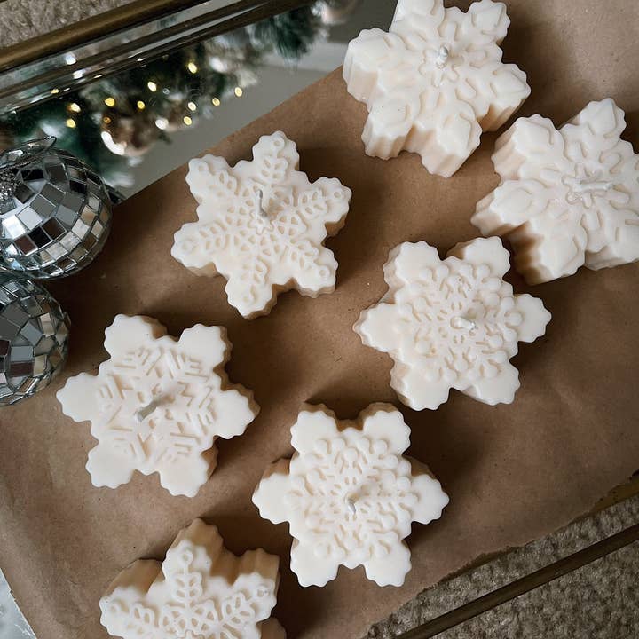 Hi Sunday Collective - Wholesale Novelty Candle - Snowflake Christmas Winter Novelty Candle2