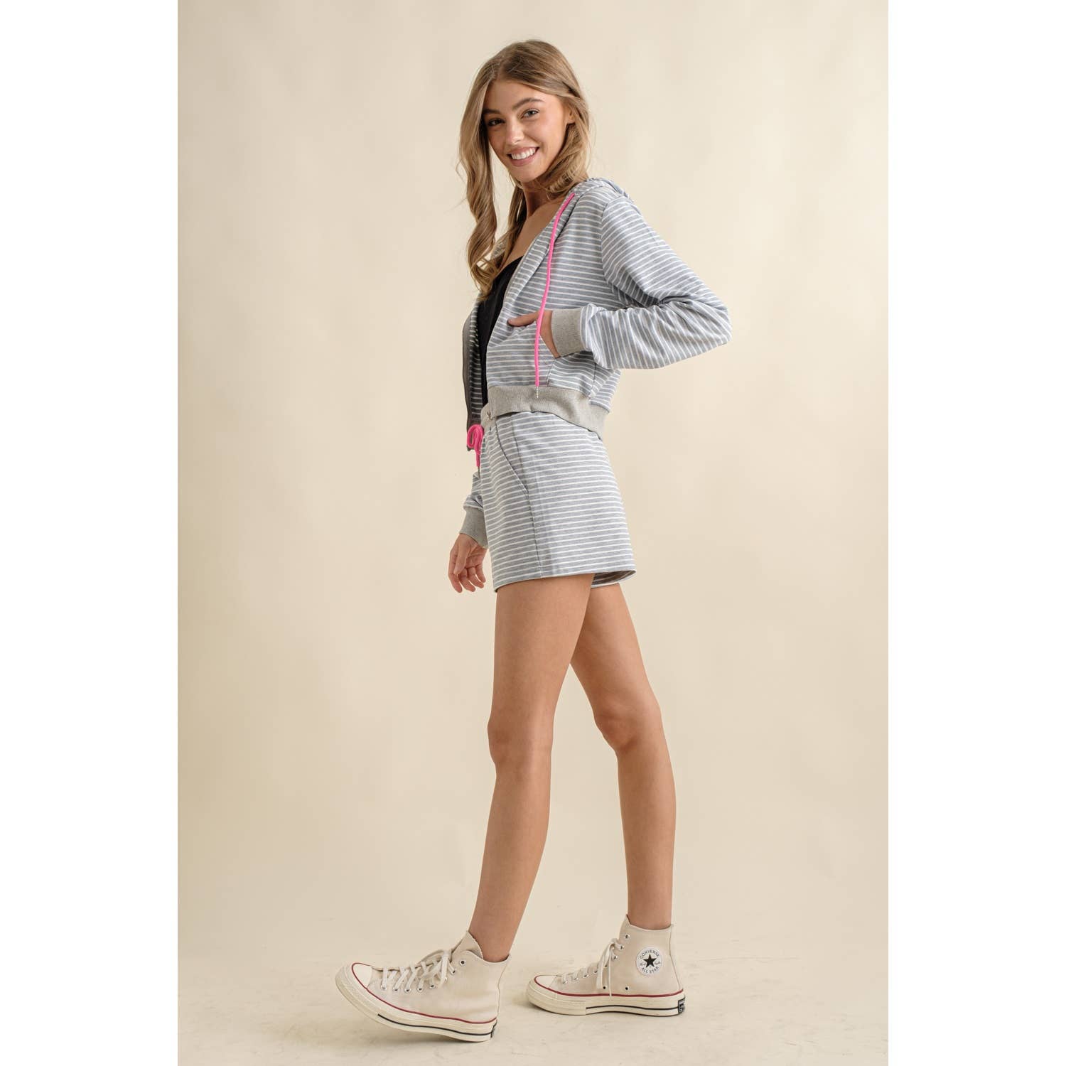 Sweet Generis – wholesale Lounge set – Women's – CONTRAST DRAWSTRING ZIP UP HOODIE AND SHORTS SET33