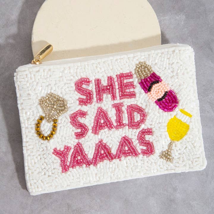 Hun Sagde Yaaas Frø Perlebesat Møntpung for engroshandel hos Collections by Fame Accessories