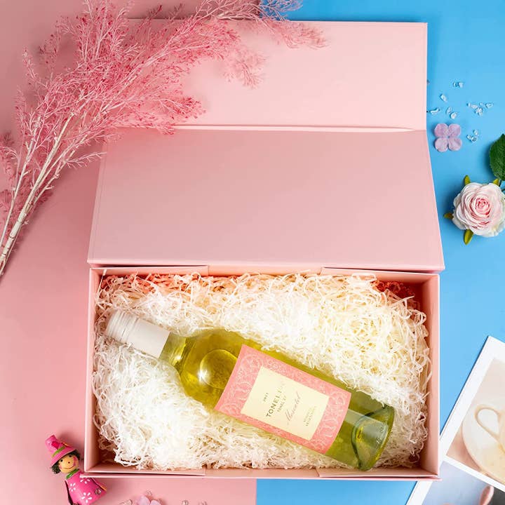 LA Ribbons Wholesale - Wholesale Gift Box - 14" x 9" x 4.3" Collapsable Gift Box w/ Magnetic Square Flap Lid | Pink
3