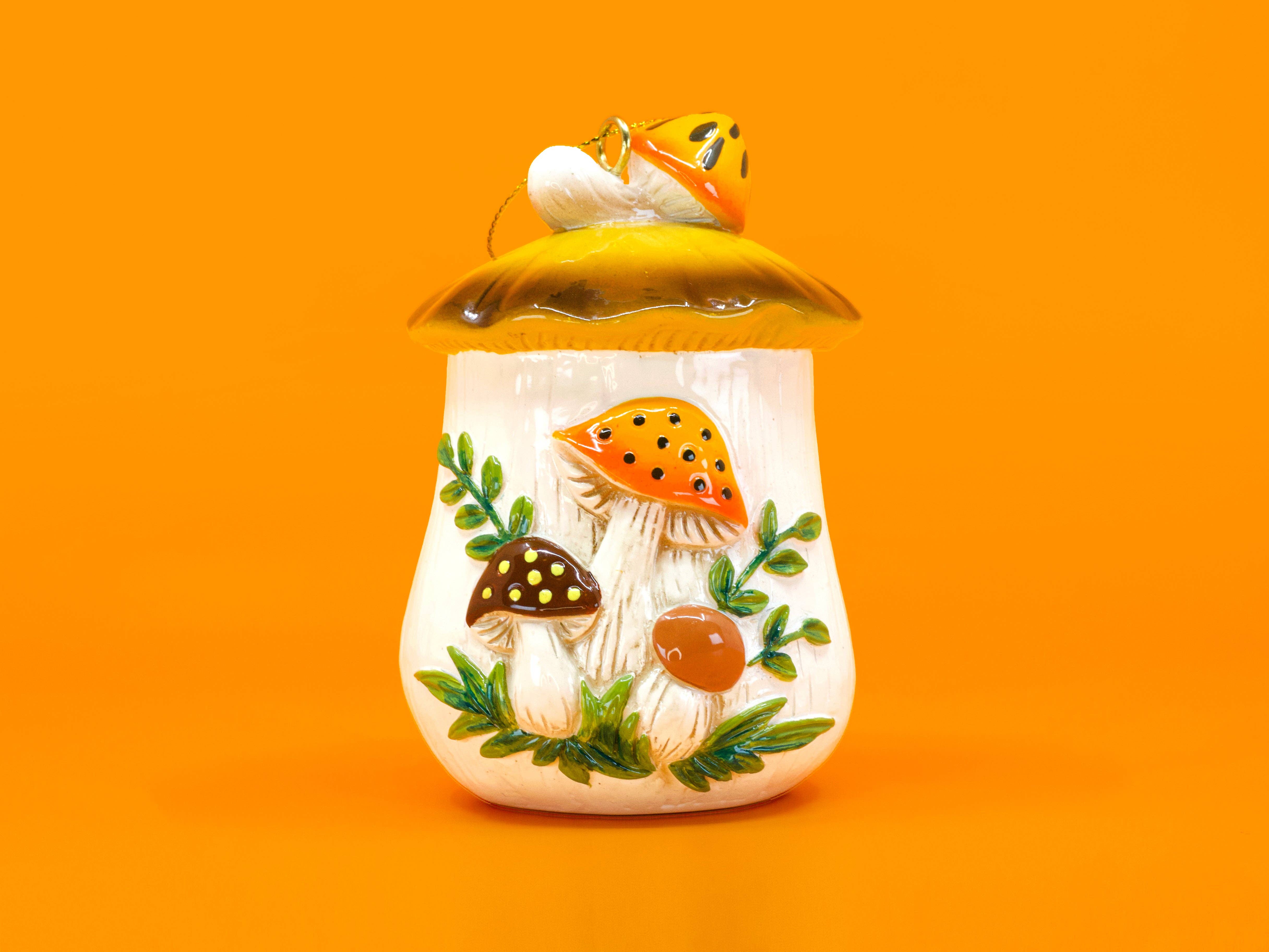 Twinkltoast - Vendita all'ingrosso Decorazione - Ornamento di Natale dipinto a mano ispirato ai funghi allegri anni '70 – Decorazione retrò per cucina3