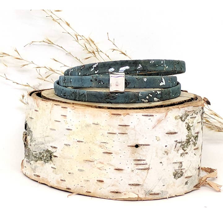 Elisabetta Studio - Wholesale Bangle Bracelet - Hammered Square - Triple Wrap Cork Bracelet