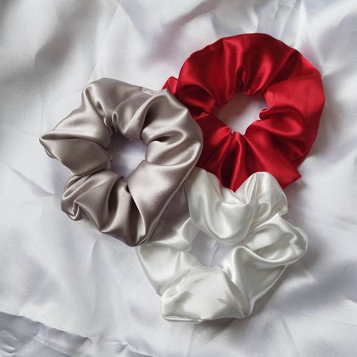 Satinscrunchie - Mot brott och frissighet för wholesale av Maison Alice
