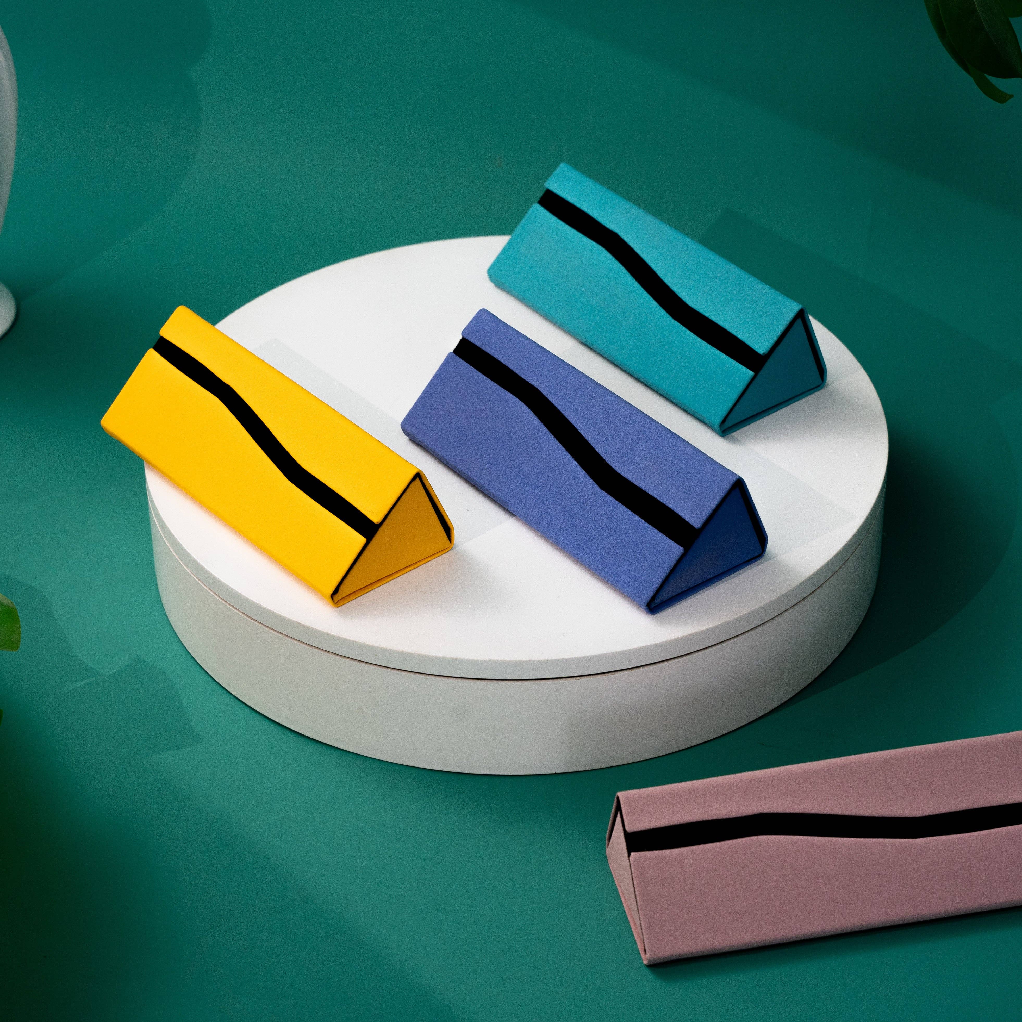 Sparkle Being - Wholesale Eyewear Cases & Holders - Women's - Retro Glasses Case - Hard Shell Fold-Flat Vegan Leather Case3