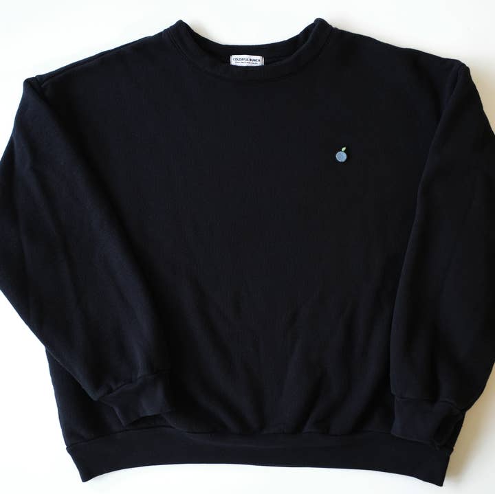 Colorful Bunch - Wholesale Sweatshirt - Unisex - The Everyday Pullover in Washed Black3