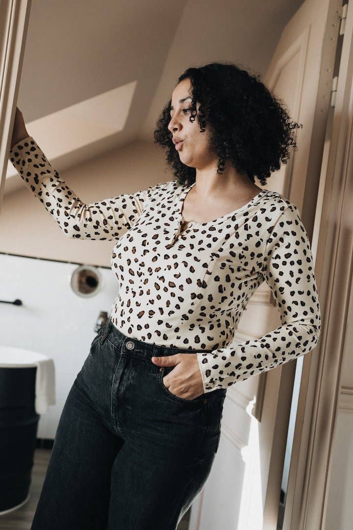 Graou nursing pillow in organic cotton for wholesale on Faire3