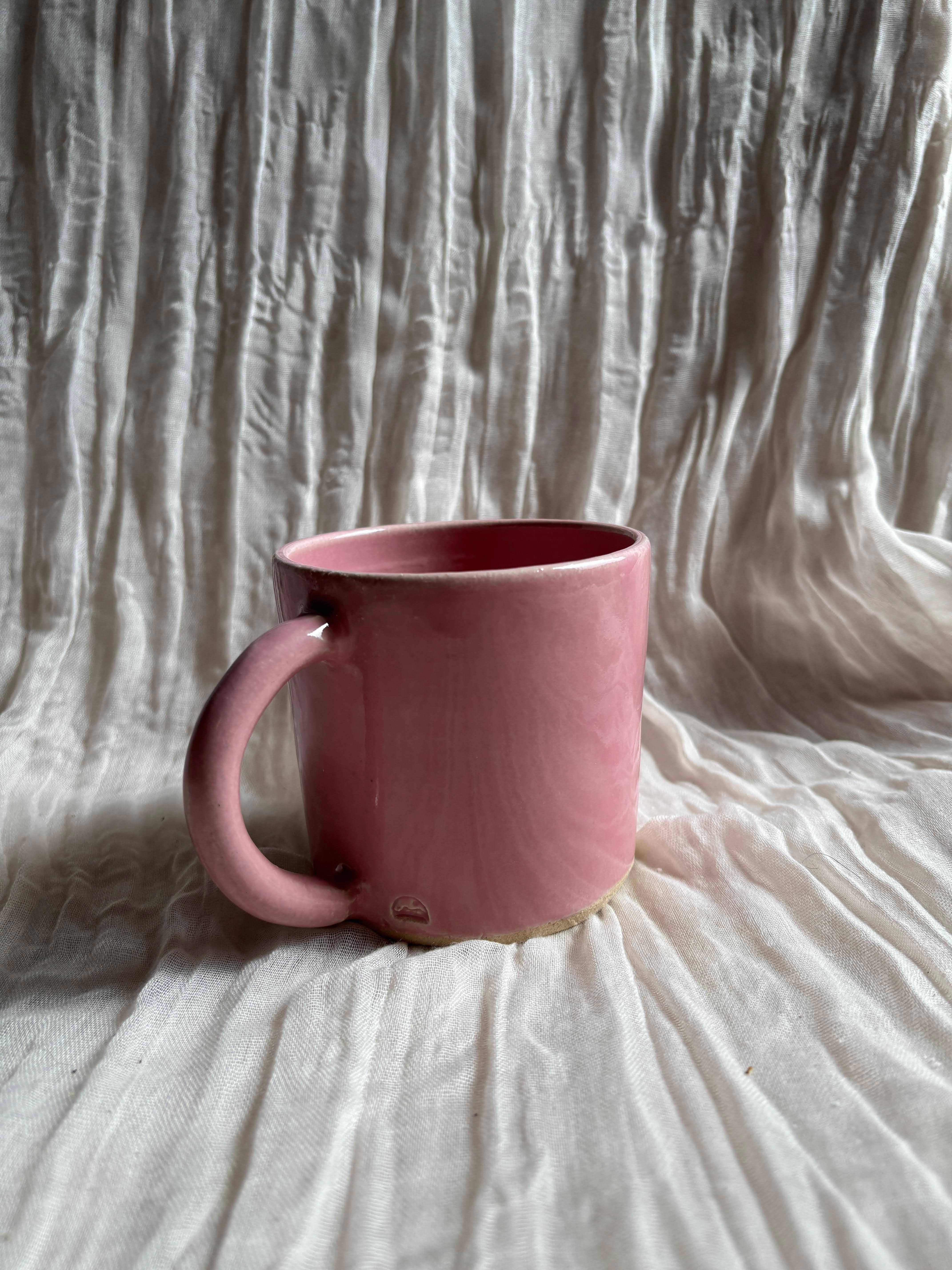 Charlotte Manser Ceramics – wholesale Coffee mug – New Candy Floss Pink 400ml Mug3