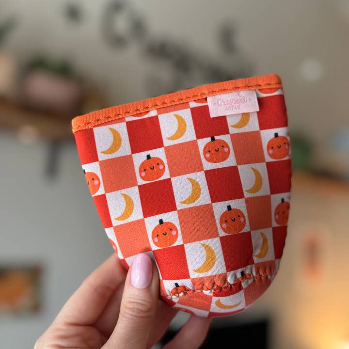 CrescentCatCo - Wholesale Drink Huggers & Koozies - Pumpkin Checkered Spooky Iced Coffee Drink Sleeve (Copy)3