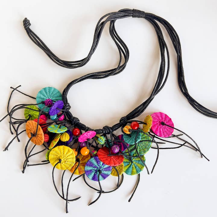Collier ajustable à disque Iraca-Tagua-Coco Cascade pour la vente par Belart Fair Trade