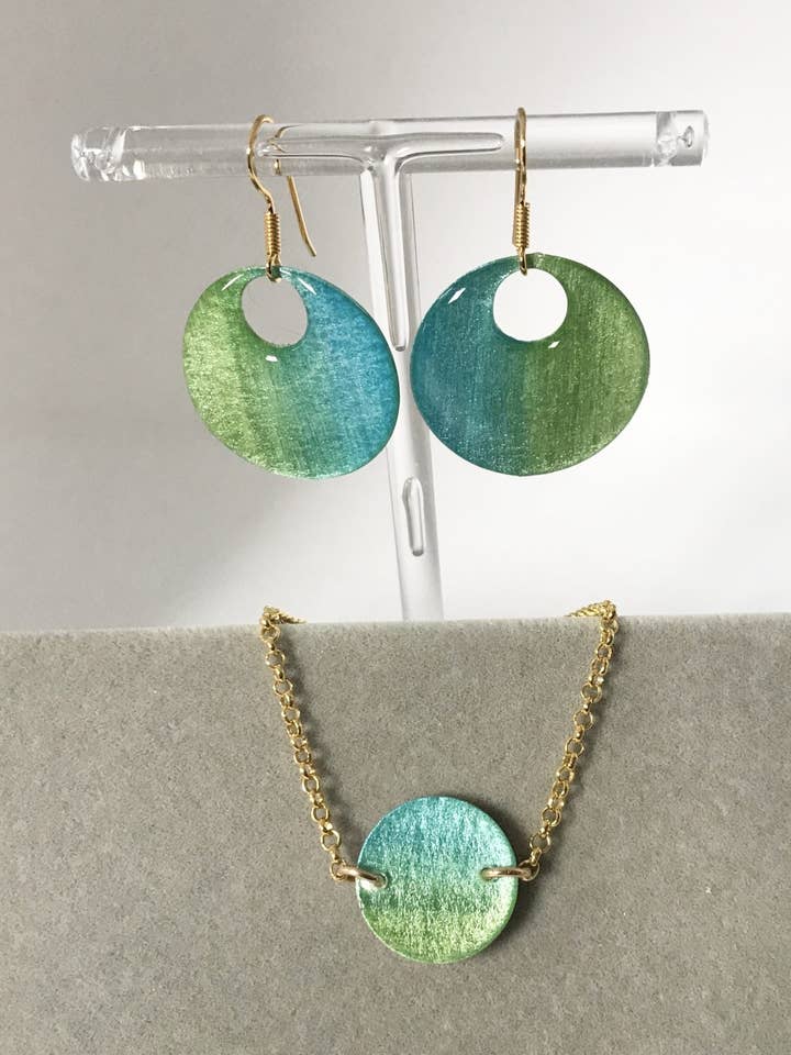 Gold plated earrings+bracelet set for wholesale by La Chaumière à Bijoux