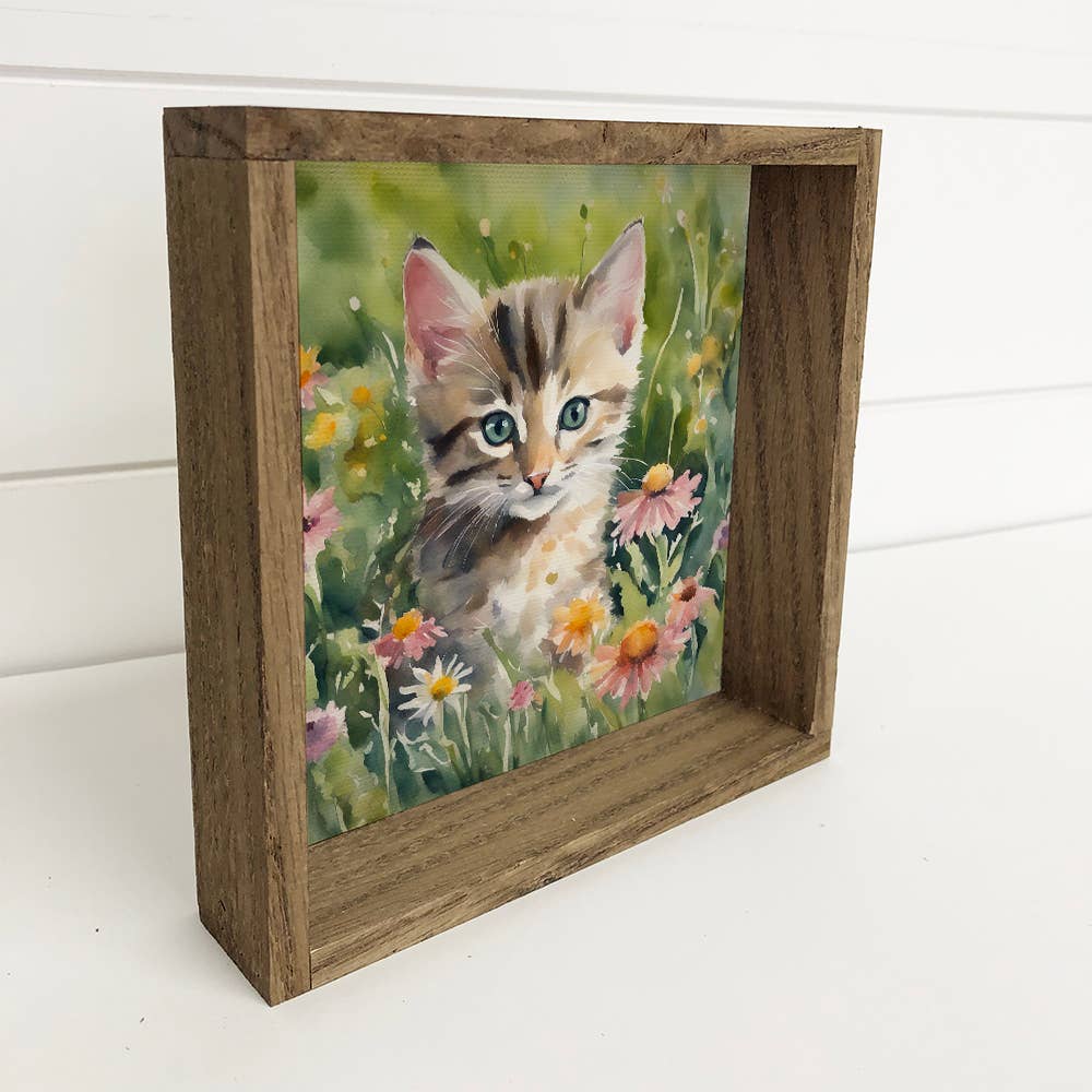 Hangout Home – Engroshandel Kunsttryk – Wildflower Tabby Cat - Springtime Cat lærredskunst - indrammet1