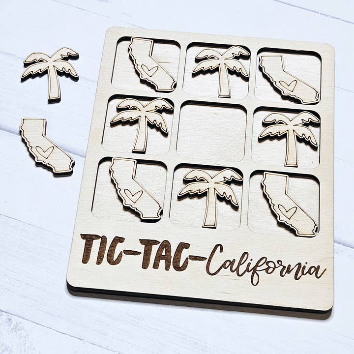 The Trendy Traveler - Wholesale Board Game - California Palm Tree Tic-Tac-Toe Game