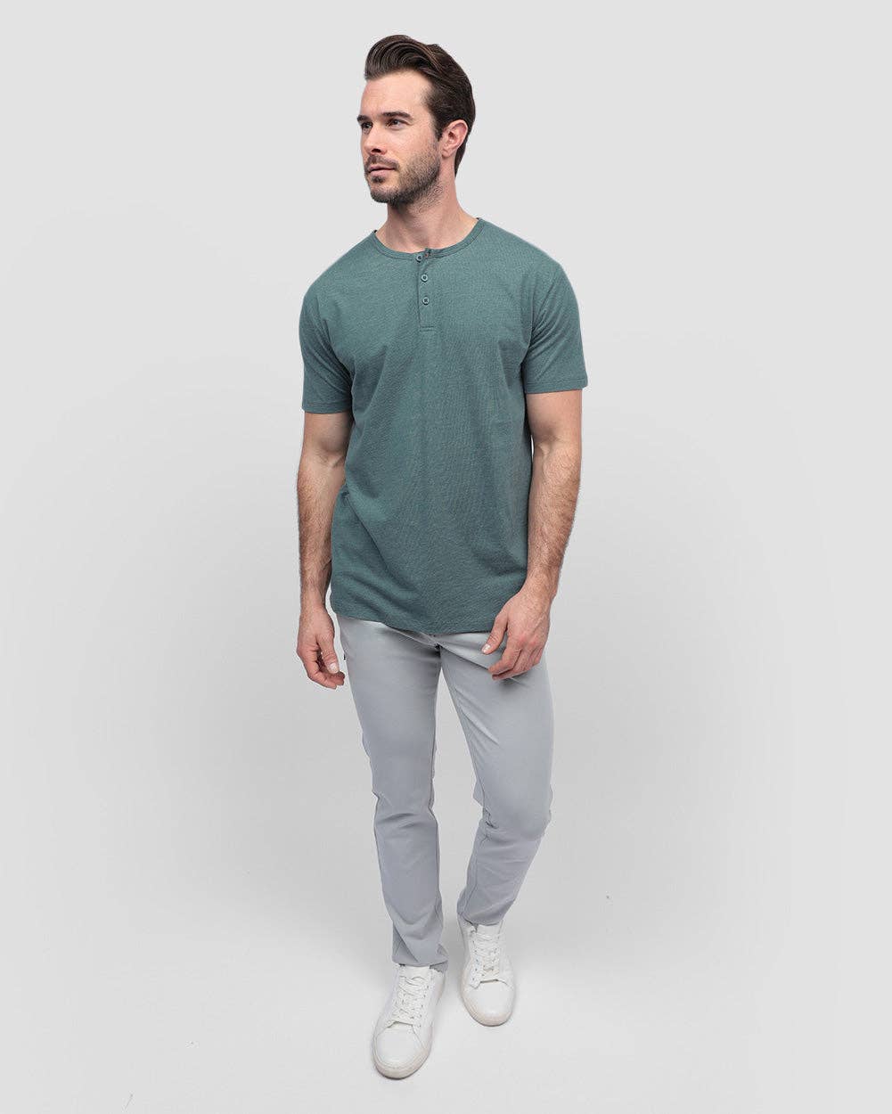 INTO THE AM – Engroshandel T-shirt – til mænd – Herre T-shirt med korte ærmer og henley-udskæring50
