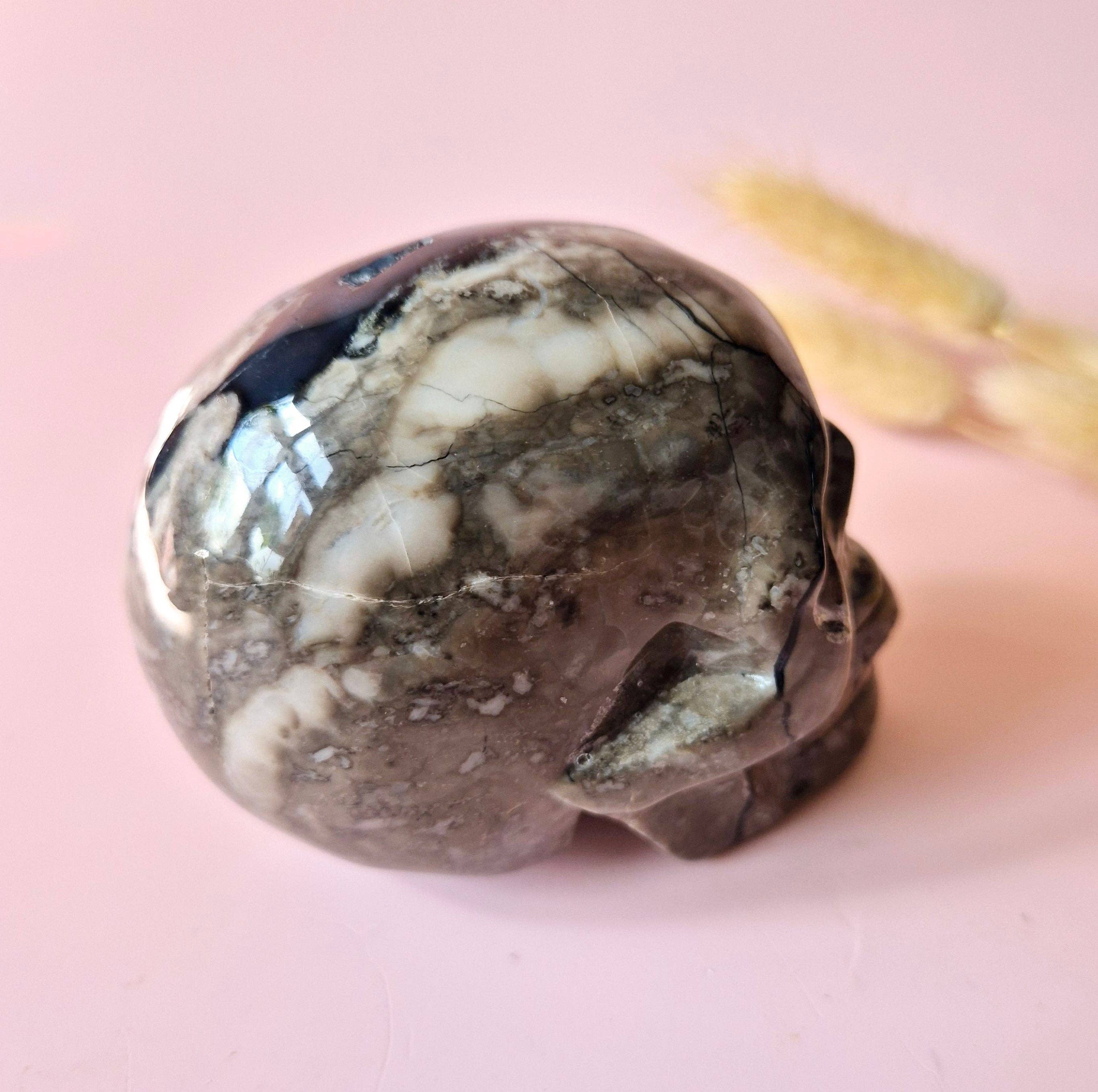 Moonlight Gemstones - Wholesale Spiritual Stone/Crystal - XL Gemstone Druzy Skull UV-reactive Volcano Agate Skull – #3 484 grams5