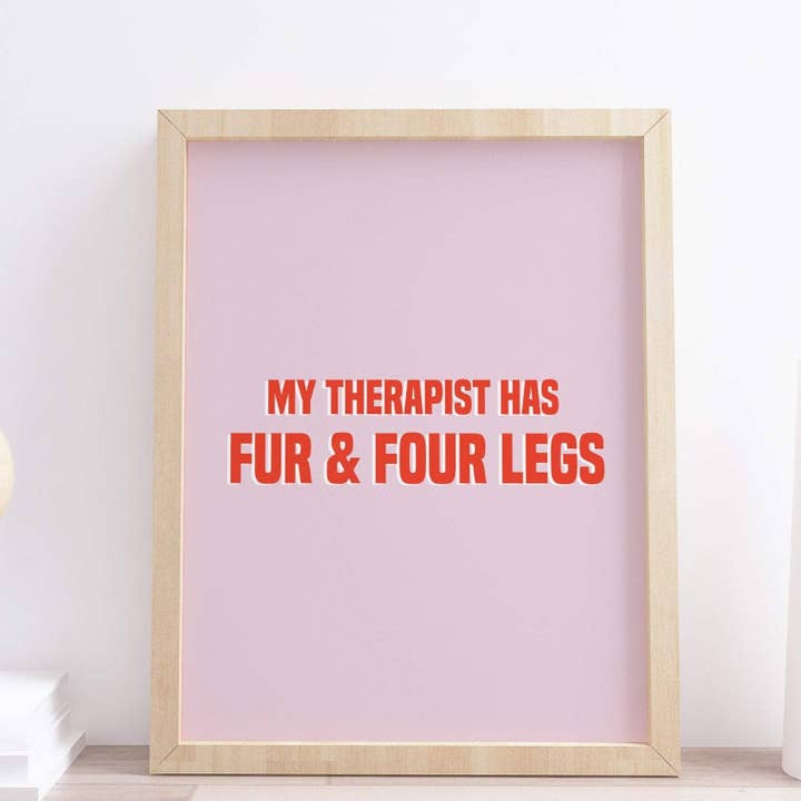 My Therapist has Four and Four Legs Dog Lover Cadeau drôle Imprimé Animal pour la vente par Design By Emma