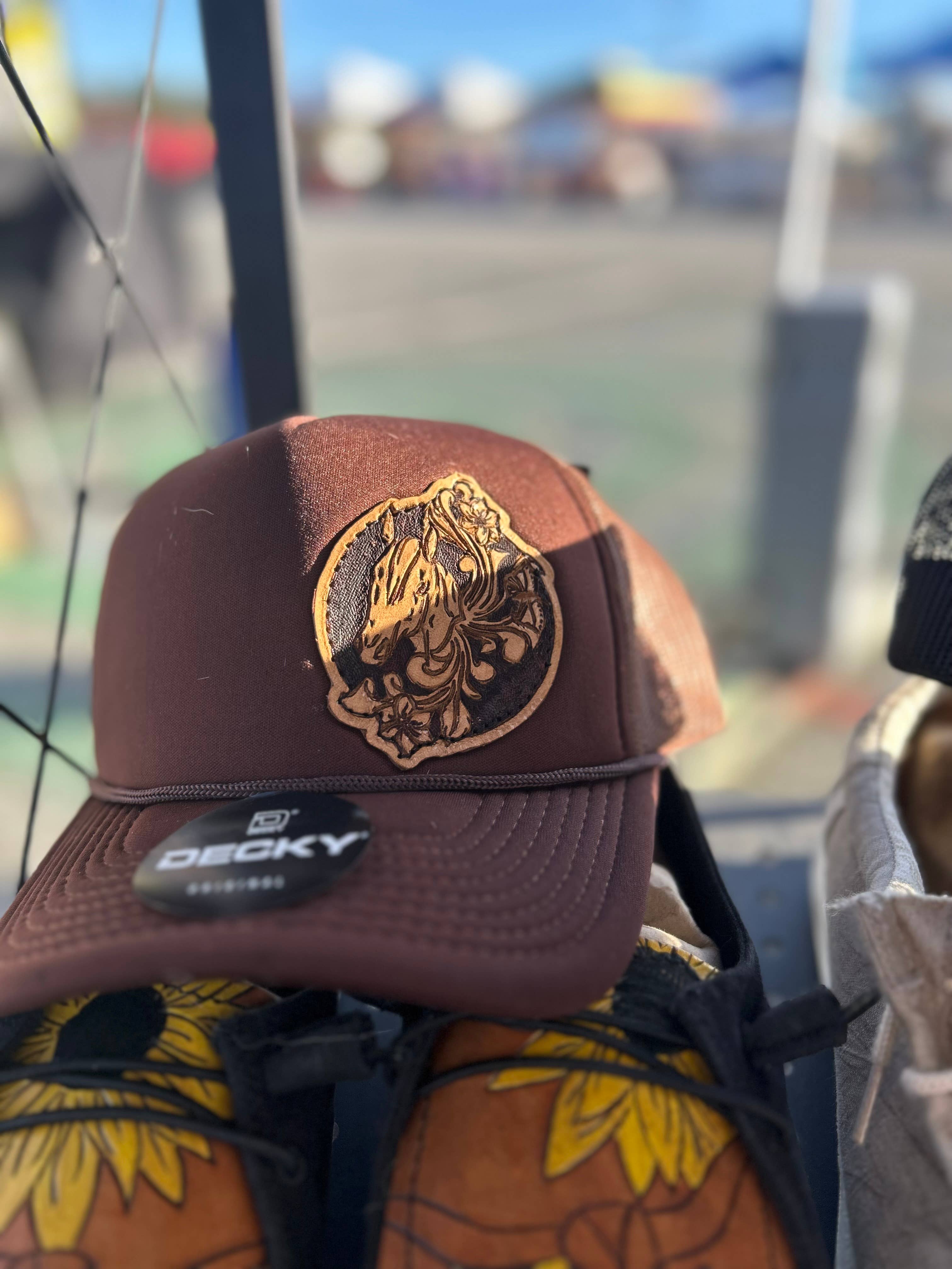 Southern Belles and Shotgun Shells – wholesale Truckerkeps – Dam – Läderverktygshattar för Trucker Patch2