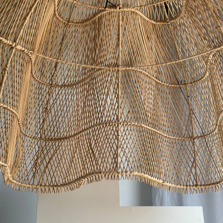 Office Objets - Wholesale Chandelier/Hanging Light - Immense rattan suspension in the shape of a flower, tulip, corolla H:1m; D:1m50135