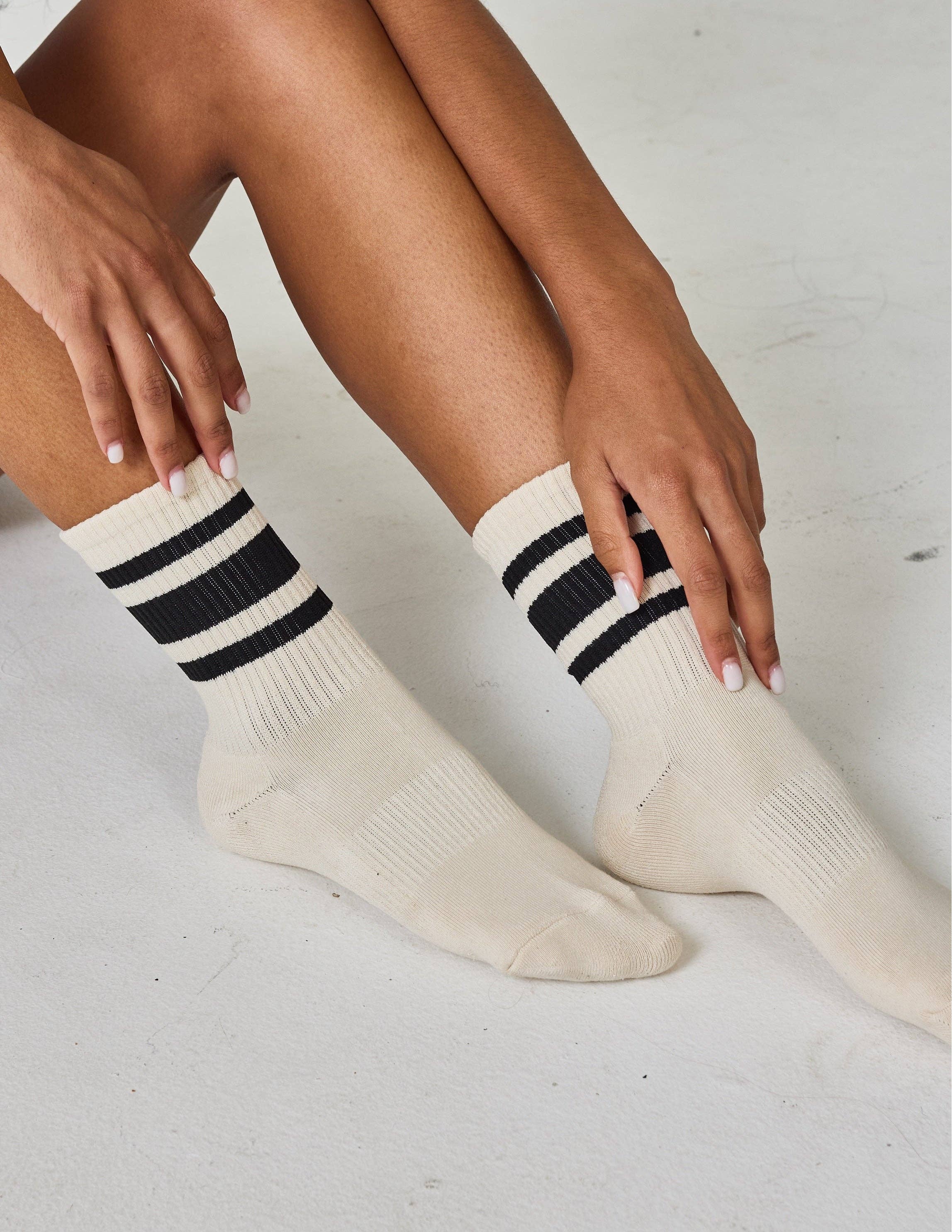 LUCKY HONEY - Wholesale Socks - Women's - Everyday Retro Crew Sock4